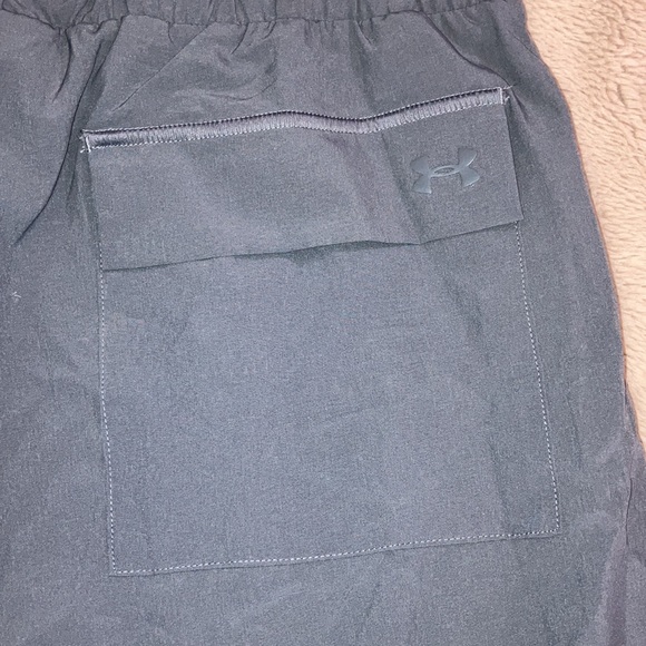 Under Armour Black Elastic Waistband Drawstring Pants, Large - Picture 4 of 6